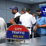 کراچی سے ابوظہبی جانے والا طیارہ بڑے حادثے سے بچ گیا