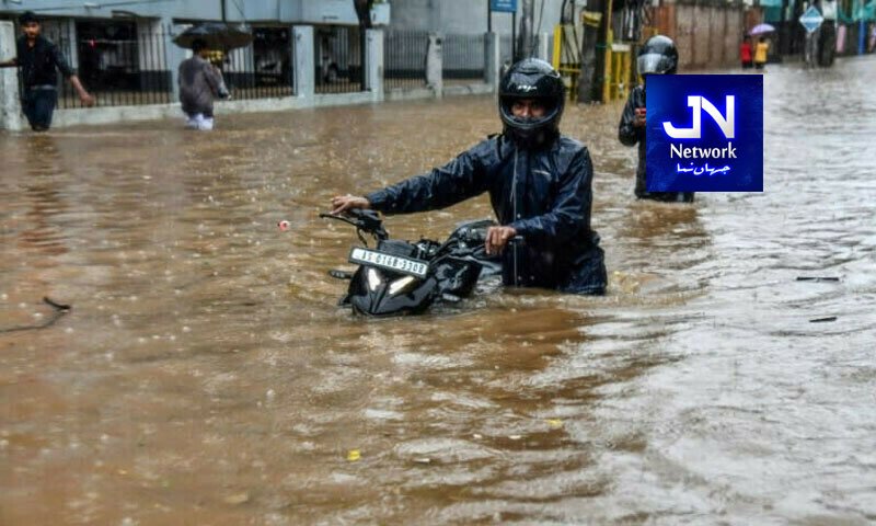 بھارت میں ہلاکت خیز بارش 50 سے زائد جانیں گئیں، ہزاروں بے گھر