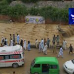 کراچی: صدر میں تجاوزات کے خلاف بڑا کریک ڈاؤن، 13 ہوٹل سیل