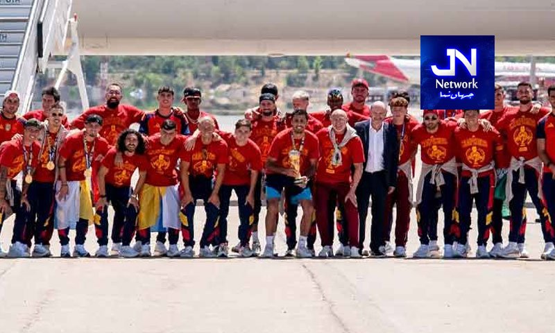 فٹبال کی نئی عالمی چیمپئن ہسپانوی ٹیم کا وطن پہنچنے پر شاندار استقبال