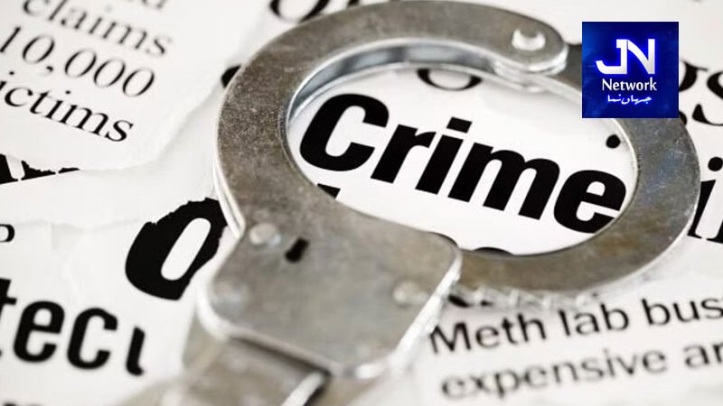 کراچی: برقع پہن کر اور کلہاڑیاں لے کر بینک لوٹنے والے ڈاکو کیسے فرار ہوئے؟
