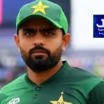 تیز رفتار کار راہگیروں کو کچلتی ہوئی درخت سے ٹکرا گئی، کار سوار لڑکوں سمیت 5 جاں بحق
