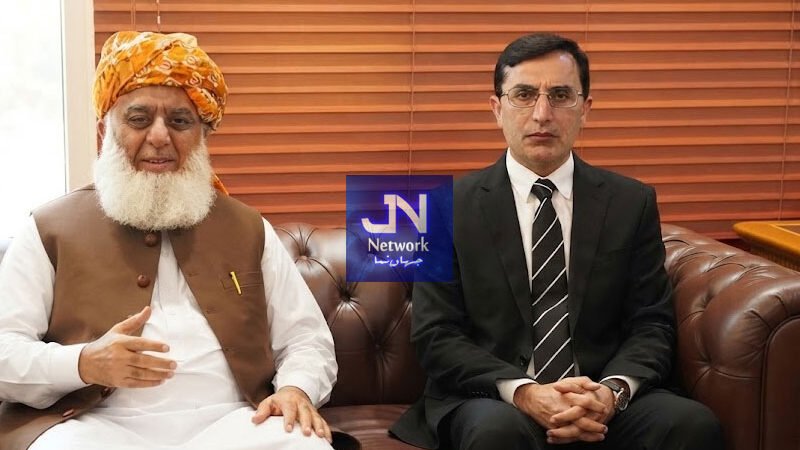پی ٹی آئی نے مولانا فضل الرحمان کے ساتھ اپوزیشن اتحاد کی منظوری دے دی