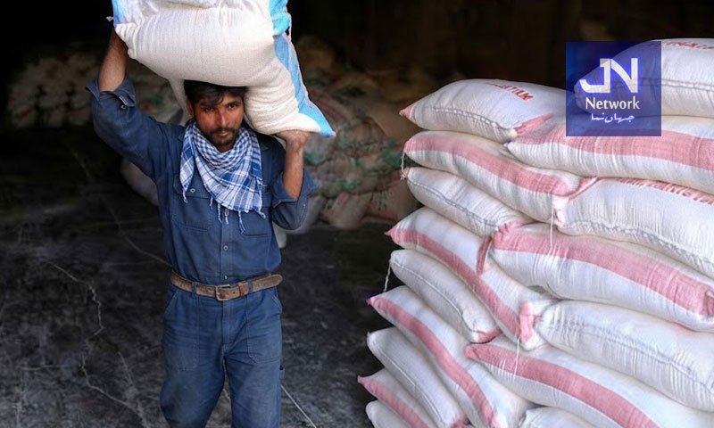 گندم اور آٹا مہنگا، روٹی نان بھی من مانی قیمتوں پر فروخت؛ 20 کلو آٹے کا تھیلا نایاب