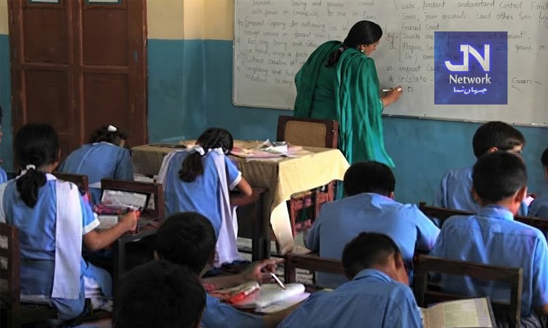 اساتذہ کیلئے خوشخبری بھی، وارننگ بھی؛ نویں کے نتائج پر انعام اور احتساب کا فیصلہ