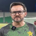اب ڈرائیور کی چھٹی، ٹیسلا کی بغیر اسٹیئرنگ وہیل گاڑی سڑکوں پر آ گئی