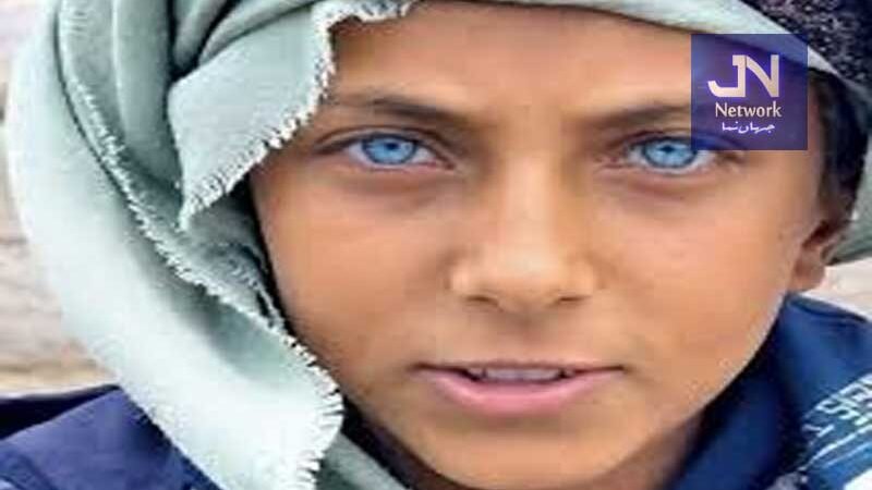 نیلی آنکھوں والا گمنام لڑکا راتوں رات ’’اسٹار‘‘ بن گیا، ماڈلنگ کی آفرز ملنے لگیں